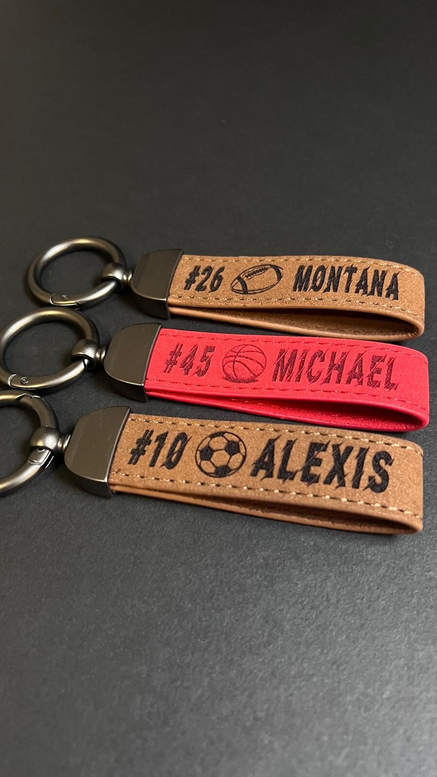 Personalized Sport Team Gifts Football Soccer Basketball Lacrosse Volley Logo Custom Team Logo Accessory Handmade Leather Keychain For Team