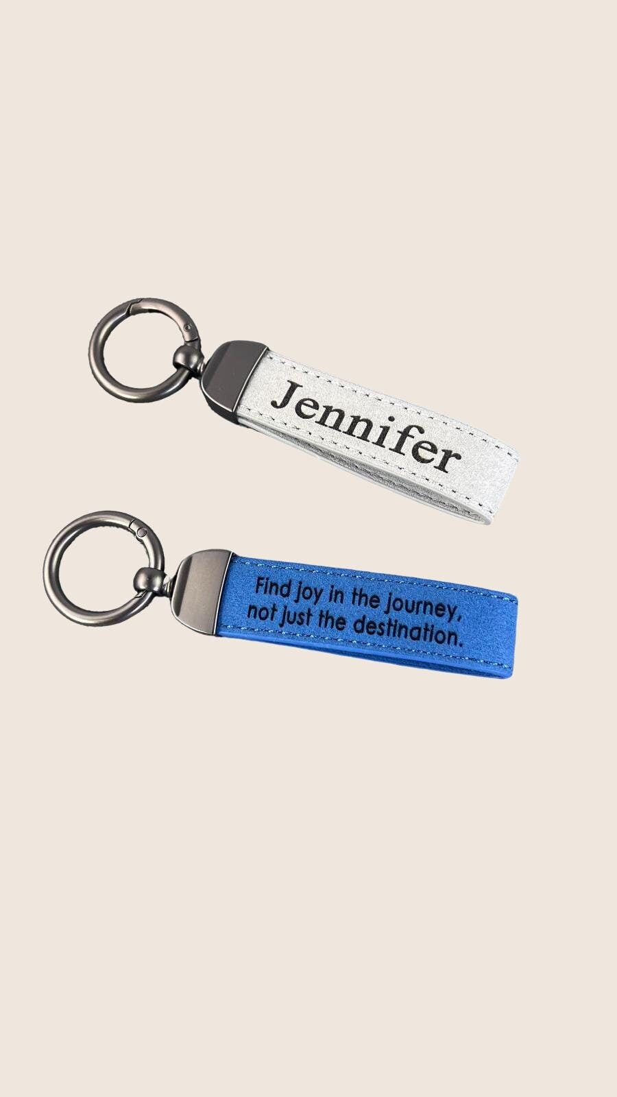 Customized Leather Keychain Gift Best Seller Christmas Apparel Seconds Sale Personalized Logo Name Initials Quote Gift High Quality Material